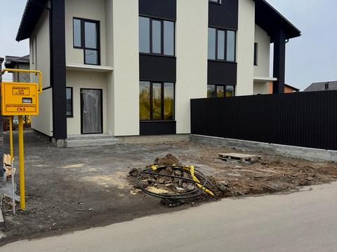 будинок за адресою Леоніда Каденюка пров. (Комарова)