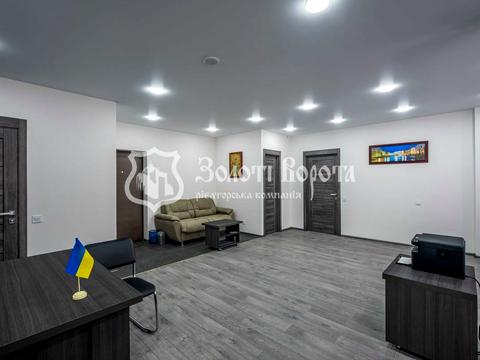 коммерческая по адресу Любомира Гузара просп. (Космонавта Комарова), 11