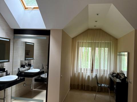 дом по адресу Осіння