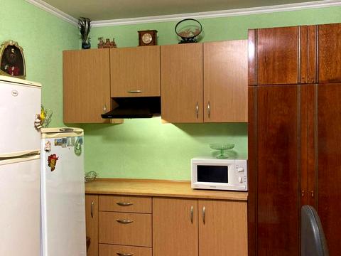 кімната за адресою Злуки, 25