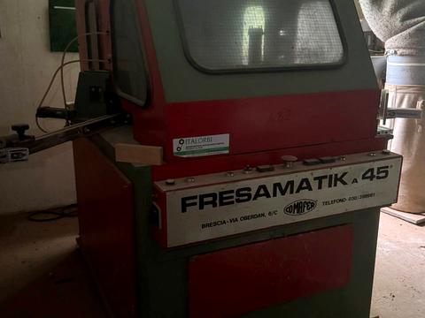 коммерческая по адресу Школьная ул., 11