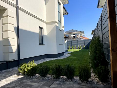 будинок за адресою Квітнева вул.