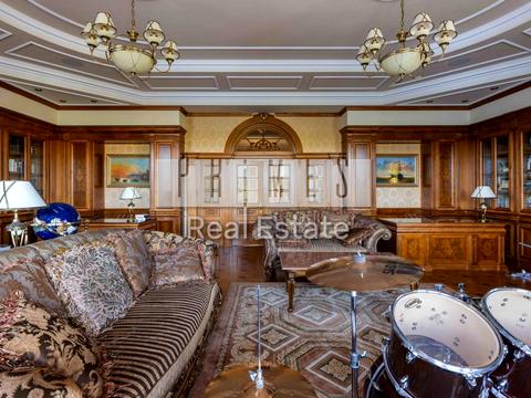 будинок за адресою смт. Козин, Столичне шосе