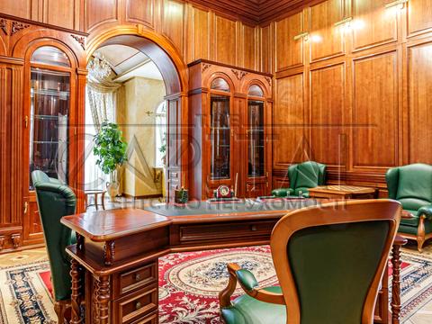 комерційна за адресою Патріарха Володимира Романюка вул. (Жовтнева), 2Б
