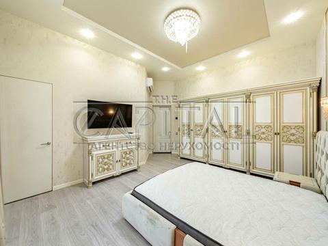 будинок за адресою Набережна вул.
