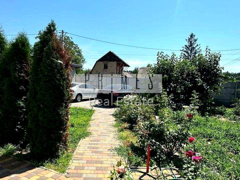 будинок за адресою Квітнева вул.