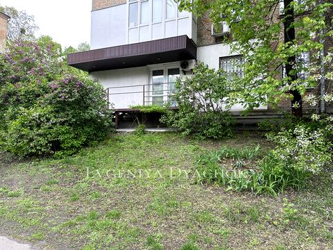 комерційна за адресою Михайла Бойчука вул. (Кіквідзе), 37