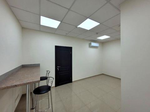 комерційна за адресою Спаська вул., 5