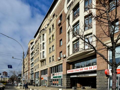 комерційна за адресою Саксаганського вул., 120
