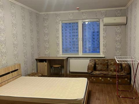 квартира за адресою Софії Русової вул., 1