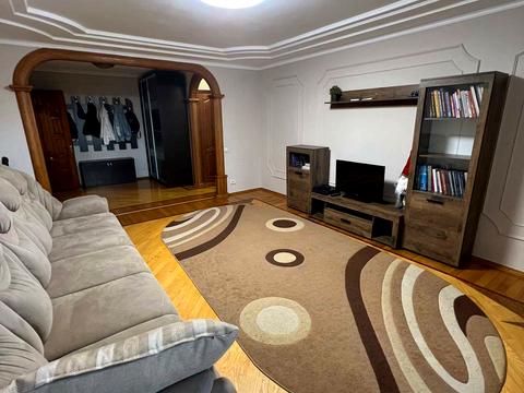 квартира за адресою Азербайджанська вул. (Бакинських Комісарів), 16/3