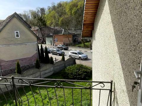 будинок за адресою Коновальця