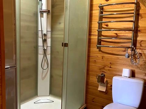 будинок за адресою с. Вишеньки, Єдності вул.