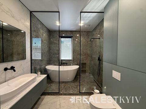 будинок за адресою Квітнева вул.