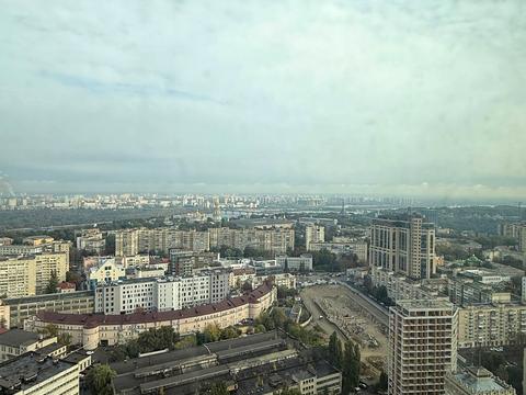 комерційна за адресою Кловський узвіз, 7