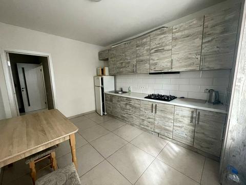 квартира за адресою Володимира Івасюка вул., 7