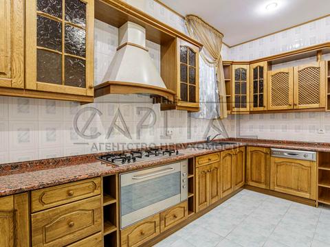комерційна за адресою Патріарха Володимира Романюка вул. (Жовтнева), 2Б