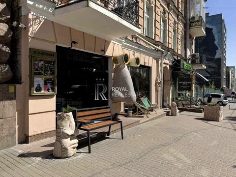 комерційна за адресою Велика Васильківська вул. (Червоноармійська), 32-А