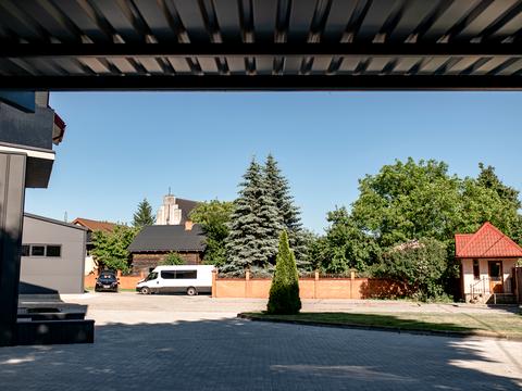 комерційна за адресою Євгена Чикаленка вул., 26