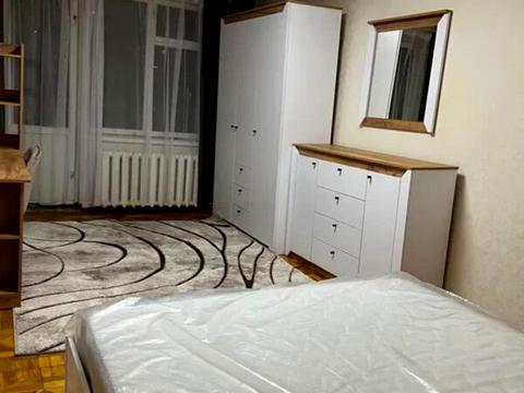 квартира за адресою Юрія Кондратюка вул. (Комунарівська), 1