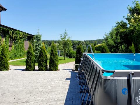 комерційна за адресою Приозерна, 7