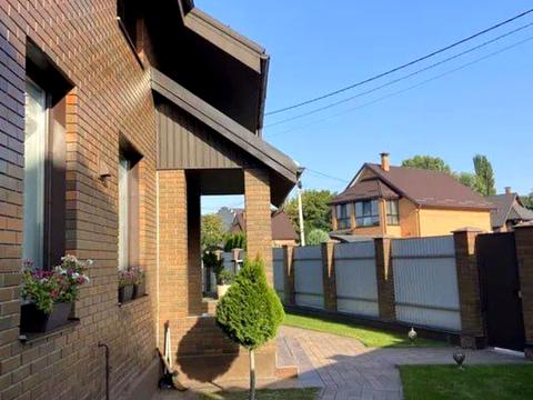 будинок за адресою Центральна вул.