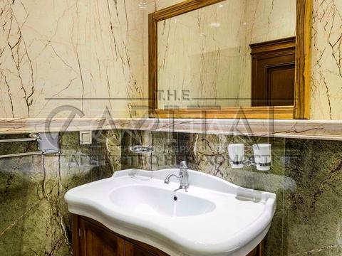 будинок за адресою світанкова, 10