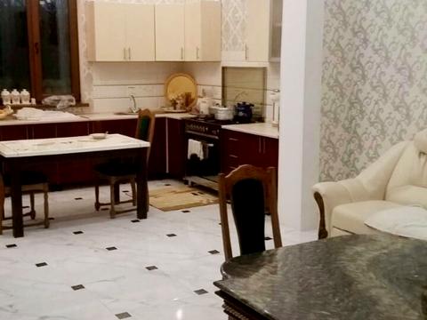 будинок за адресою Юхима Геллера вул. (Жовтневої Революції), 2