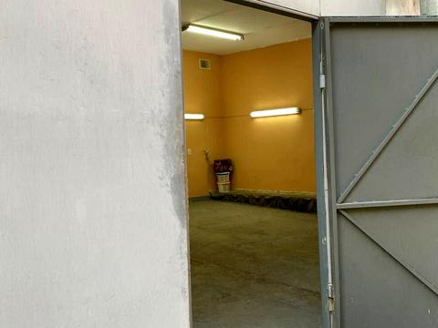 комерційна за адресою Романа Шухевича вул., 1