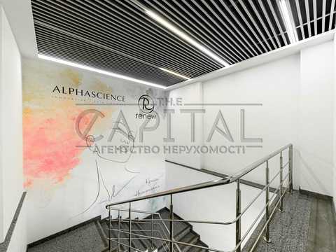 комерційна за адресою Антоновича вул. (Горького), 131