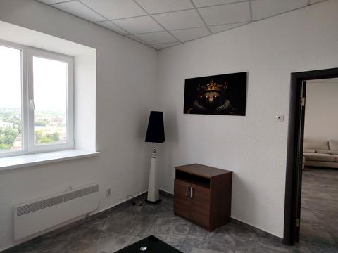 комерційна за адресою Чорновола вул., 29