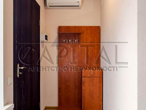 комерційна за адресою Португальська вул., 4а