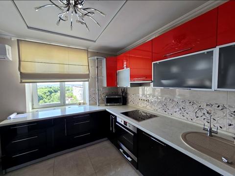 квартира за адресою Космонавтів просп., 79