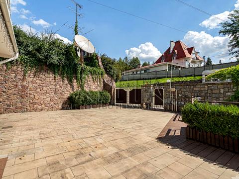 будинок за адресою вул. Заплавна, 5