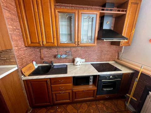 квартира за адресою Анни Ахматової вул., 31