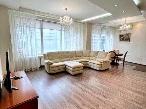 квартира за адресою Літературна вул., 1а
