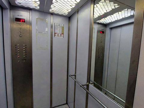квартира за адресою Олексія Вадатурського вул. (Маршала Малиновського), 53/55