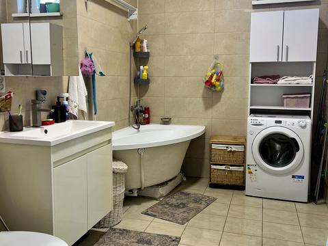 будинок за адресою смт. Таїрове, Первокольорова, 45