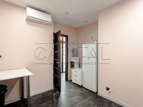 комерційна за адресою Київ, Срібнокільська вул., 1