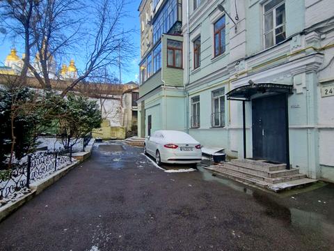 коммерческая по адресу Трёхсвятительская ул., 13