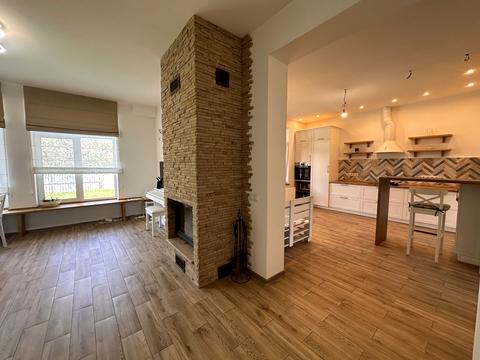 будинок за адресою Центральна вул.