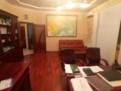 комерційна за адресою В'ячеслава Чорновола вул., 25