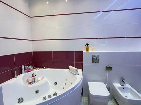 квартира за адресою Степана Бандери просп., 62