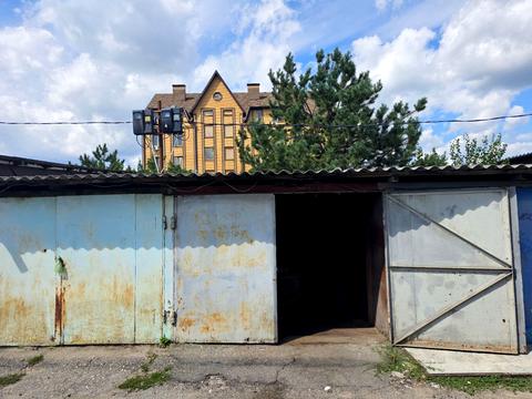 паркомісце за адресою Тараса Редькіна вул. (Пєшкова), 1