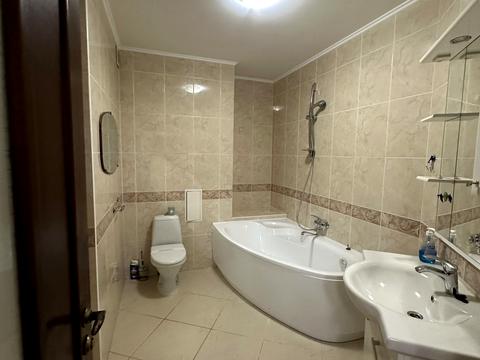 квартира за адресою Коновальця, 23