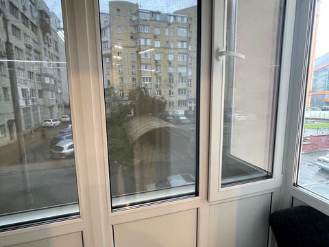 комерційна за адресою Оболонська вул., 38