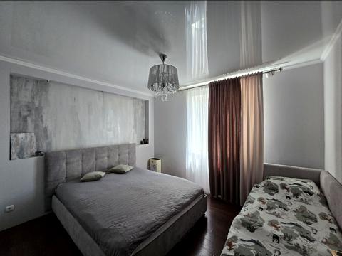 квартира за адресою Космонавтів просп., 79