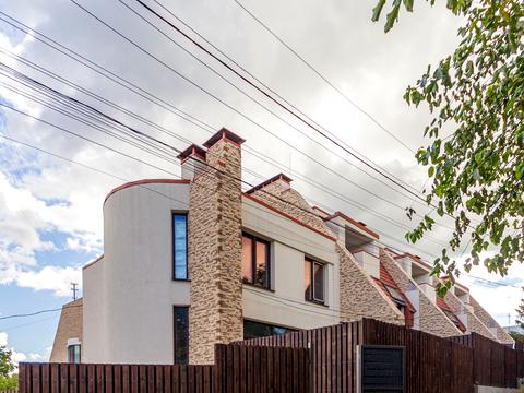 будинок за адресою Наталії Лотоцької пров. (Пролетарський)