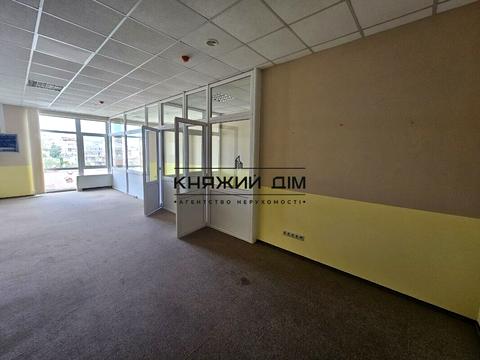 коммерческая по адресу Антоновича ул. (Горького), 33В