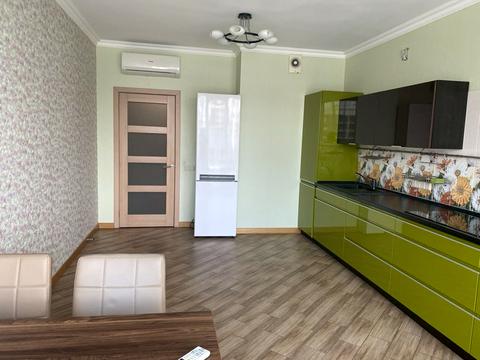квартира за адресою В'ячеслава Чорновола вул., 11
